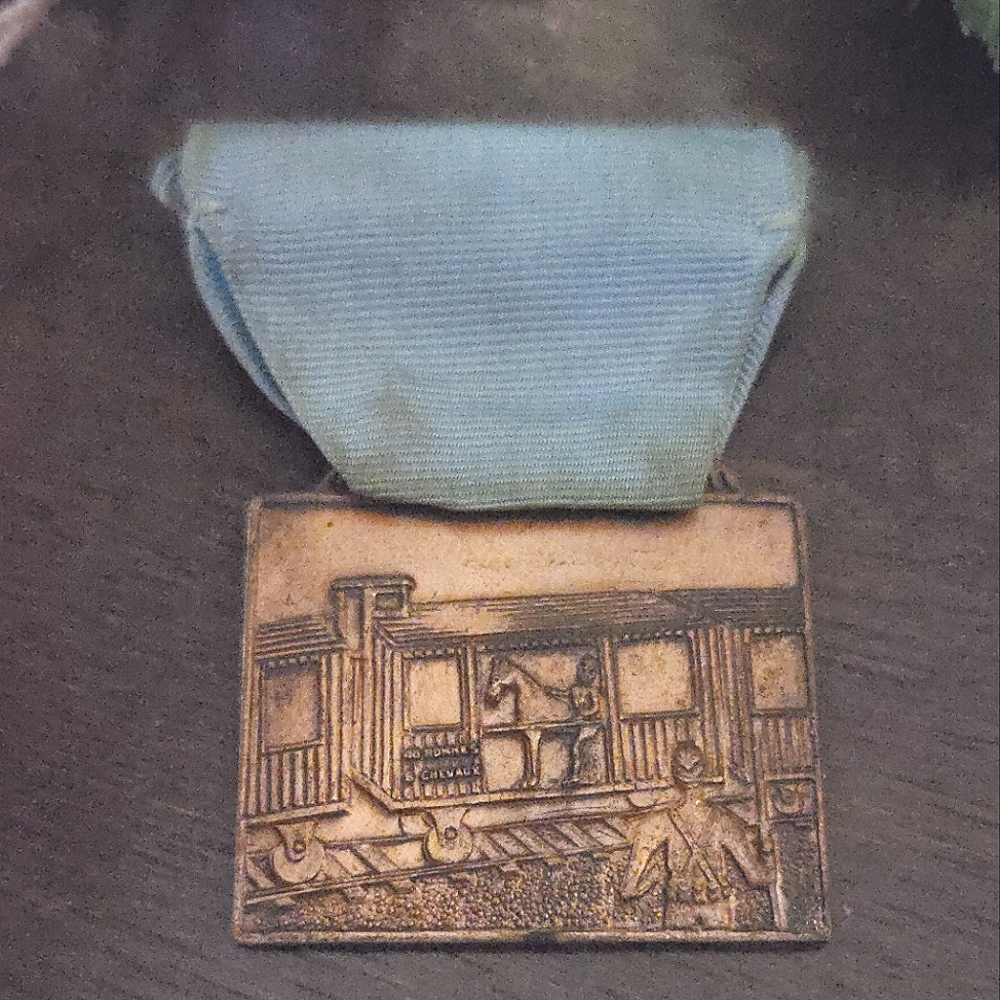 Antique 1900s Bronze Medal 40 Hommes 8 Chevaux I.J.W.U. NO 10 Union Made